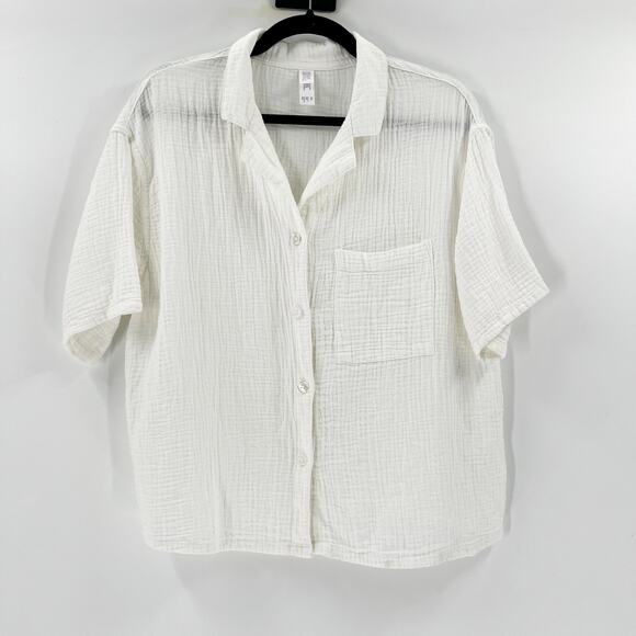 Stars Above White Short Sleeve Button Down Top M - Picture 2 of 5